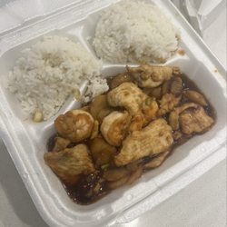 Hunan Garden Express - Lunch Shrimp and Chicken in Brown Sauce with White Rice