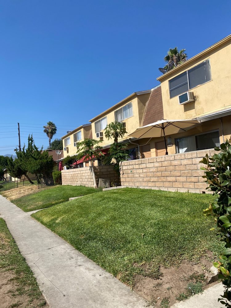 HOWARD GARDEN APARTMENTS Updated October 2024 530 E Gladstone St