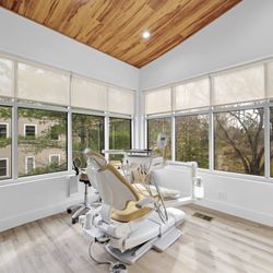 Lit Dental Esthetics & Implant Center - Operatory