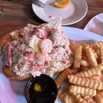 Hurricane Alley - Lobster shrimp salad roll - Seafood Near Me - Boynton Beach, Florida Hurricane Alley - Lobster shrimp salad roll - Seafood Near Me - Boynton Beach, Florida