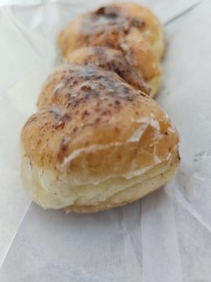 Tee's Donut's by null