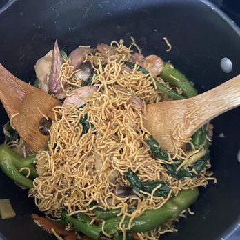 Hong's BBQ - Transfered it to a pot to mix: House Pan-Fried Noodle - Barbeque Near Me - Davie, Florida