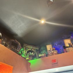 Magic & Wonder Theater - Lobby decorations