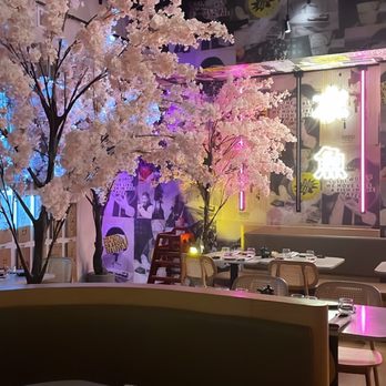 Paperfish Sushi - Inside - Japanese Near Me - Miami Beach, Florida