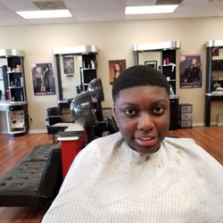 Echelon Unisex Salon - Short afro