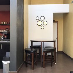 Cafezuco - Mesitas para grupos e individuales