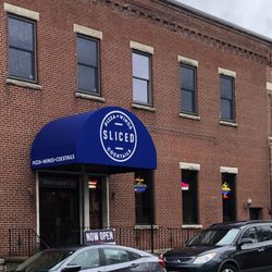 Sliced - Pizza and wings, Terrific find
