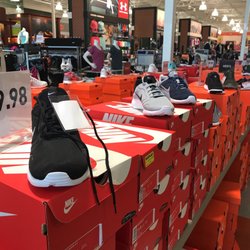 Indian Hills Plaza - Lots of cool shoes