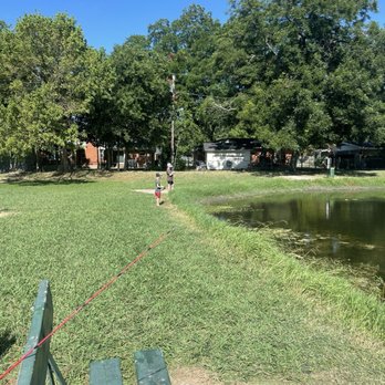 Brown Singleton Park - Parks Near Me - Waxahachie, Texas