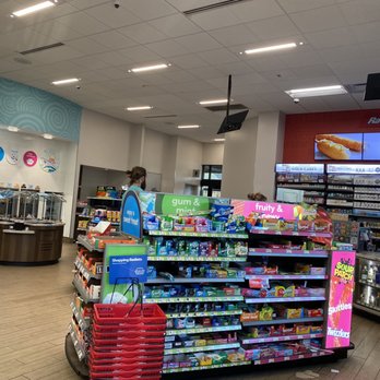 RaceTrac - Inside - Gas Stations Near Me - Lafayette, Louisiana