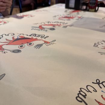Hungry Crab - 2026 Mar - lined table - be messy - Seafood Near Me - Orlando, Florida