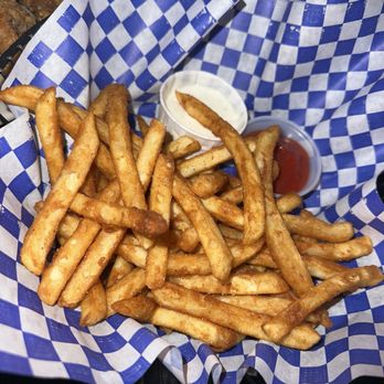 The Oyster Bar - seasoned fries - Bars Near Me - New Braunfels, Texas