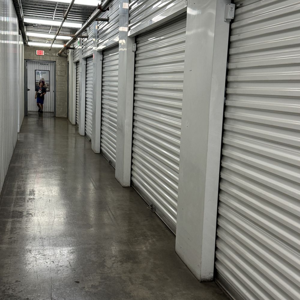 SoCal Self Storage - Very clean, well lit halls - Self Storage Near Me - Los Angeles, California SoCal Self Storage - Very clean, well lit halls - Self Storage Near Me - Los Angeles, California
