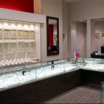 Boulevard Diamonds - Inside-1 - Jewelry Near Me - Edmonton, Alberta Boulevard Diamonds - Inside-1 - Jewelry Near Me - Edmonton, Alberta