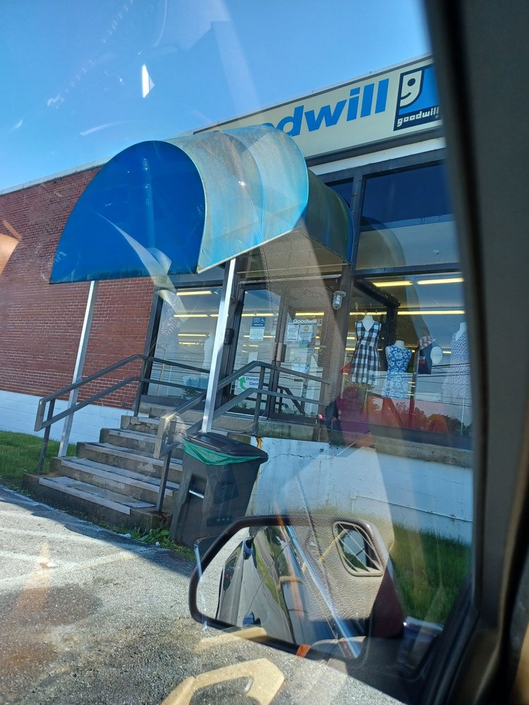 GOODWILL STORE & DONATION CENTER with photos Updated August 2024 11