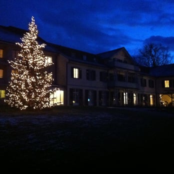 Klinik Schloss - beautiful Christmas tree! - Massage Near Me - Mammern, TG