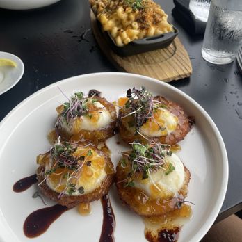 Coop 303 - Peaches and cream fried green tomatoes, crab, macaroni, and ahi tuna - New American Near Me - Atlantic Beach, Florida