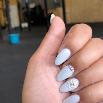 Lavish Nails - Nail art left hand after snatches and pull ups - Nail Salons Near Me - Vancouver, Washington Lavish Nails - Nail art left hand after snatches and pull ups - Nail Salons Near Me - Vancouver, Washington