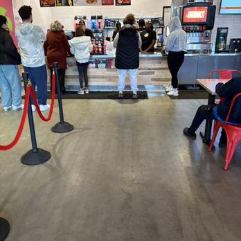 Dave's Hot Chicken - Line - Chicken Shop Near Me - Milford, Connecticut