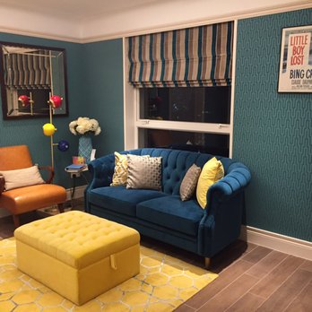 Madera Hollywood - Colorful living area - Hotels Near Me - Hong Kong, HK