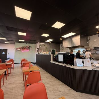 Brunch & Bloom Artisan Cafe - Indoors - Breakfast & Brunch Near Me - Brentwood, California Brunch & Bloom Artisan Cafe - Indoors - Breakfast & Brunch Near Me - Brentwood, California