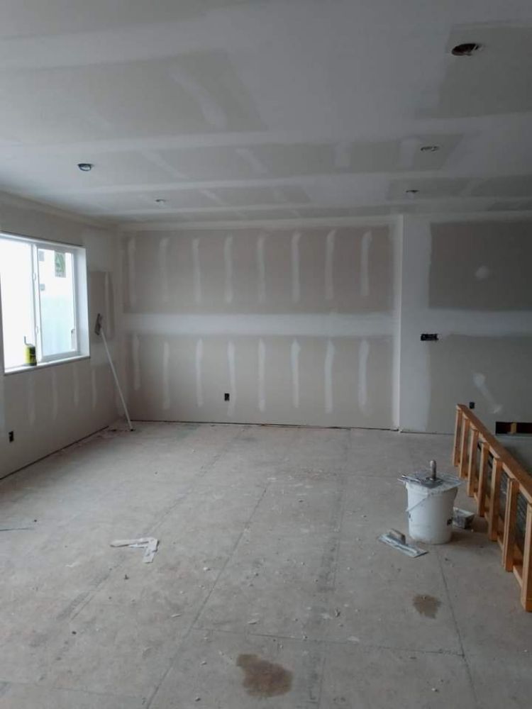 Slide of Universal Tech Service