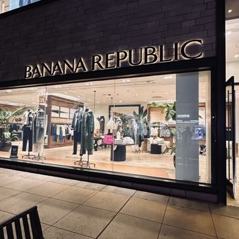 Banana Republic - outside view - Men's Clothing Near Me - Los Angeles, California Banana Republic - outside view - Men's Clothing Near Me - Los Angeles, California