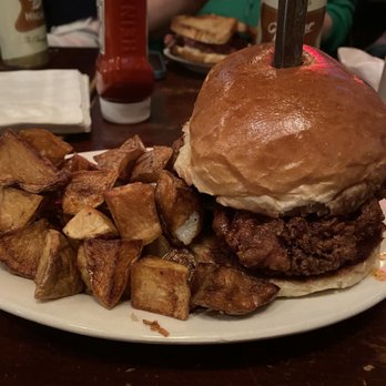 McBob's Pub & Grill - Sandwiches Near Me - Milwaukee, Wisconsin