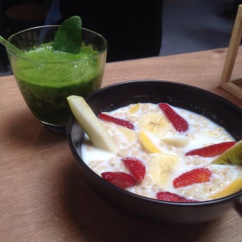 Wer-Haus - Juice of the day: spinach with apple / fresh fruit with oatmeal - Spanish Near Me - Barcelona, B