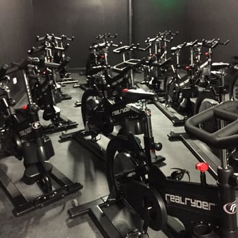 Flye Fit - Gyms Near Me - Dublin, D
