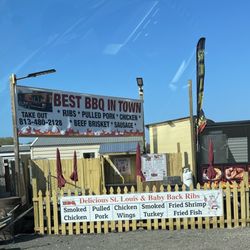 Smokin’ Pig BBQ - They say they're the Best BBQ in town