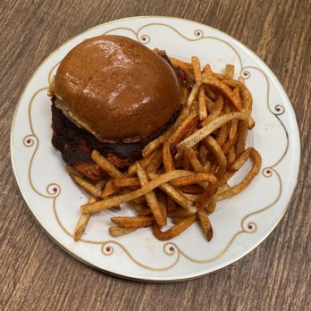 Big Buns - The Shirlington Hot with Cajun Fries - Burgers Near Me - Arlington, Virginia