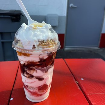 Hilltop Dairy Twist - Ice Cream & Frozen Yogurt Near Me - Columbus, Ohio Hilltop Dairy Twist - Ice Cream & Frozen Yogurt Near Me - Columbus, Ohio
