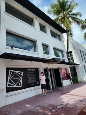 ARTECHOUSE Miami by null