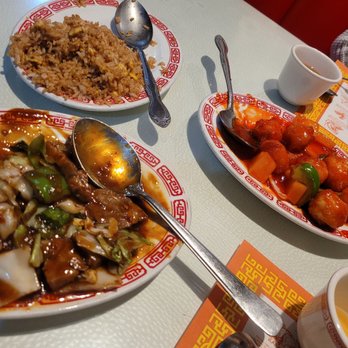 Mandarin Garden - The sweet and sour tofu was better than any chicken or shrimp version I've ever had! - Chinese Near Me - Blue Jay, California