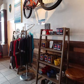 Marnas Eatery and Lounge - Breakfast & Brunch Near Me - Minneapolis, Minnesota