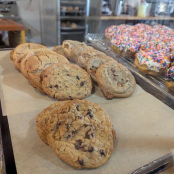 Fluff Bake Shop - Cookies - Bakeries Near Me - Noblesville, Indiana