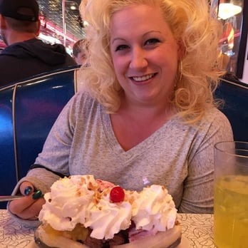 Mel's Diner - Diners Near Me - Pigeon Forge, Tennessee