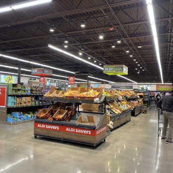 ALDI - Inside - Grocery Near Me - Pearland, Texas