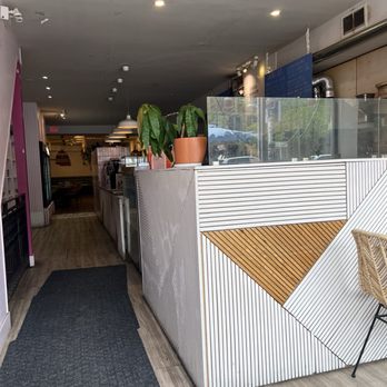 Pomarosa Coffee Shop & Kitchen - Interior - Venezuelan Near Me - Toronto, Ontario