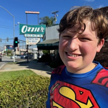 Ozzie's Diner - Diners Near Me - Commerce, California