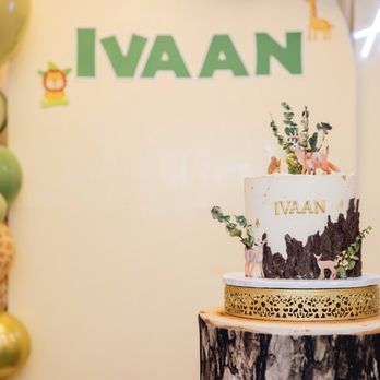Amia Bakery - 1st birthday custom cake - Bakeries Near Me - Newark, California Amia Bakery - 1st birthday custom cake - Bakeries Near Me - Newark, California