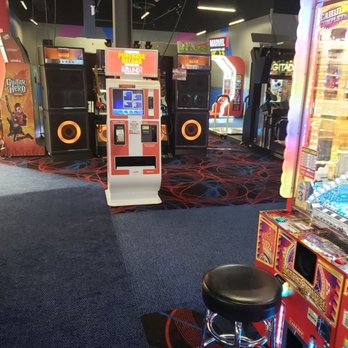Round1 Bowling & Arcade - Aurora - Arcades Near Me - Aurora, Illinois