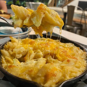 AJ’s on Hanover - Truffle mac & cheese - New American Near Me - Baltimore, Maryland AJ’s on Hanover - Truffle mac & cheese - New American Near Me - Baltimore, Maryland