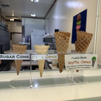 Calistoga Creamery - Cone selection - Desserts Near Me - Calistoga, California
