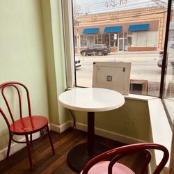 Dominick’s Deli - Inside