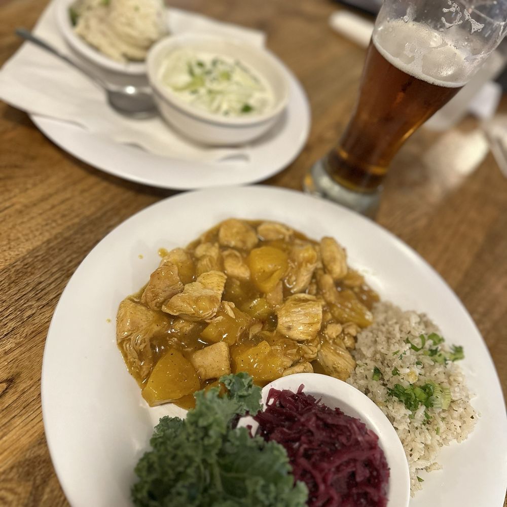 Der Lindenbaum - Curry chicken - German Near Me - Fredericksburg, Texas