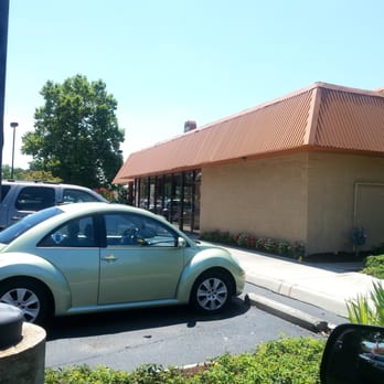 Arby's - Entrance to drive - thru - Fast Food Near Me - Mechanicsville, Virginia