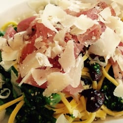Küche 13 - Frische Pasta mit wildem Brokkoli, Oliven, Parmesan und Schinken vom Bentheimer Schwein ...und ordentlich Butter!