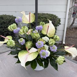 Simply Flowers - Custom modern arrangement